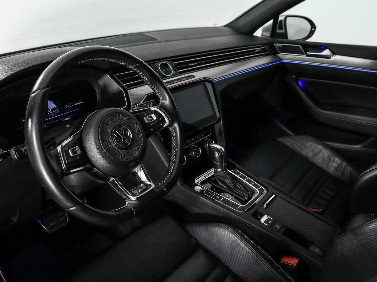 Volkswagen Passat б/у, 2019, Роботизированная. Фото: #8