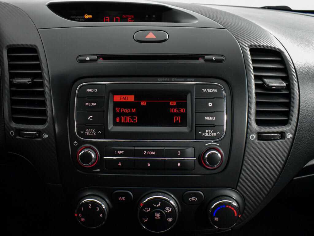 Киа Церато б/у, 2015, Механическая. Фото: #12