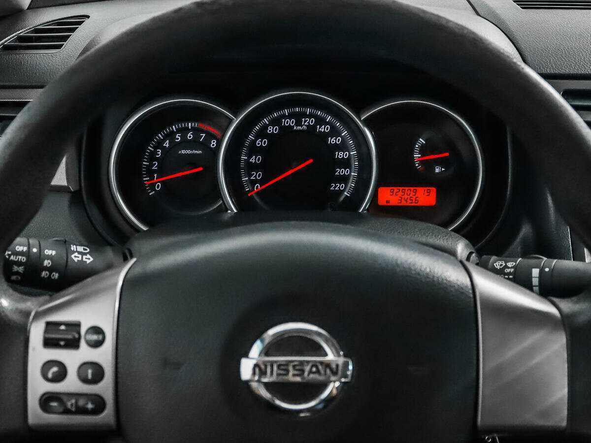 Nissan Tiida б/у, 2012, Механическая. Фото: #15