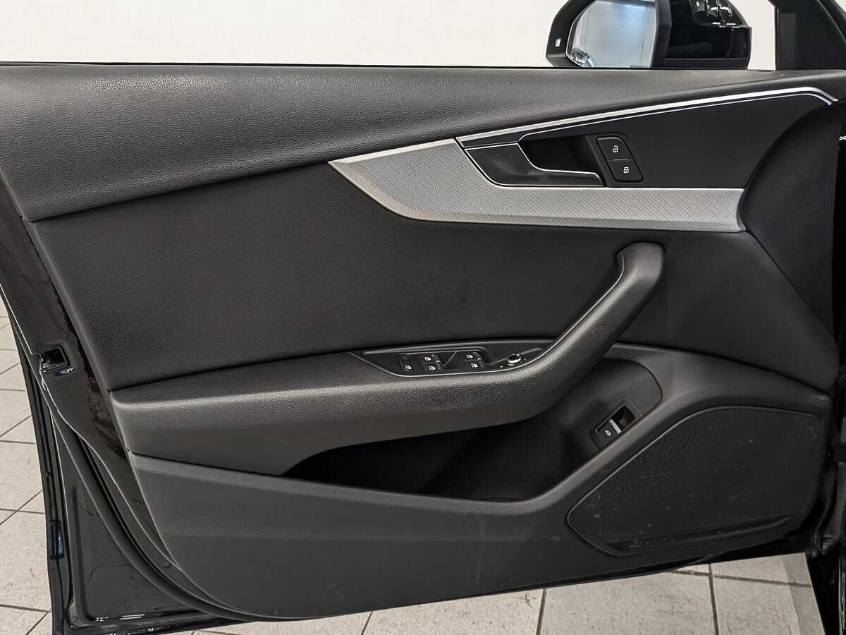 Audi A4 б/у, 2018, Роботизированная. Фото: #17