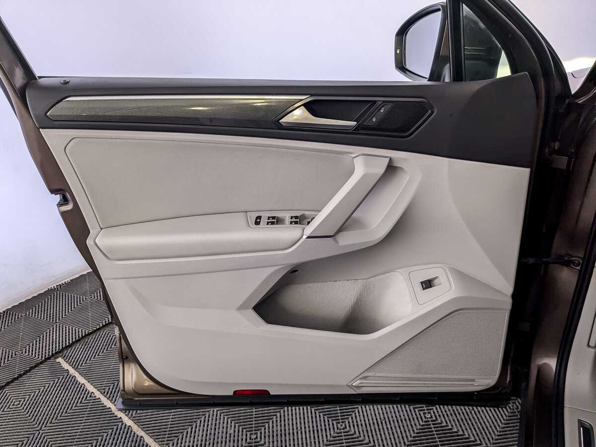 Volkswagen Tiguan б/у, 2017, Роботизированная. Фото: #18