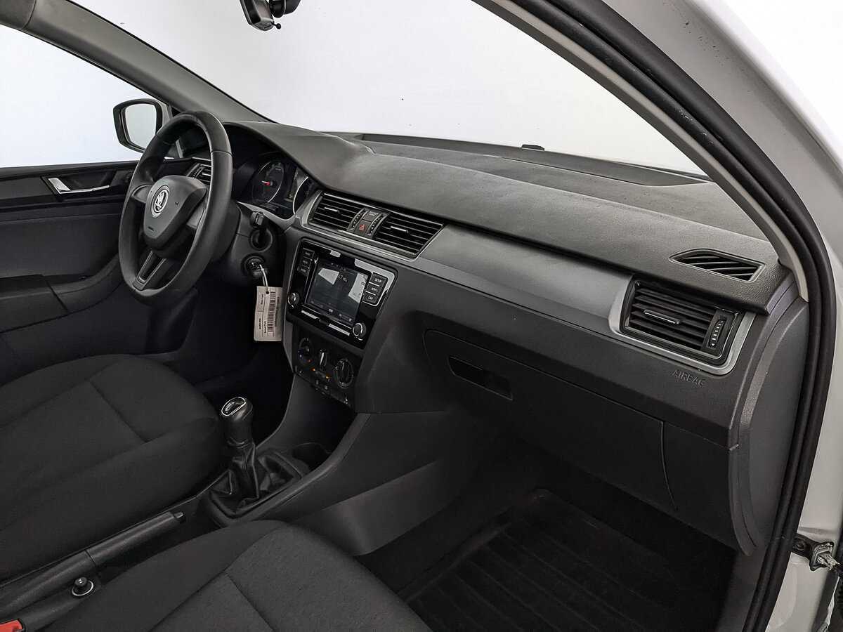 Skoda Rapid б/у, 2017, Механическая. Фото: #11