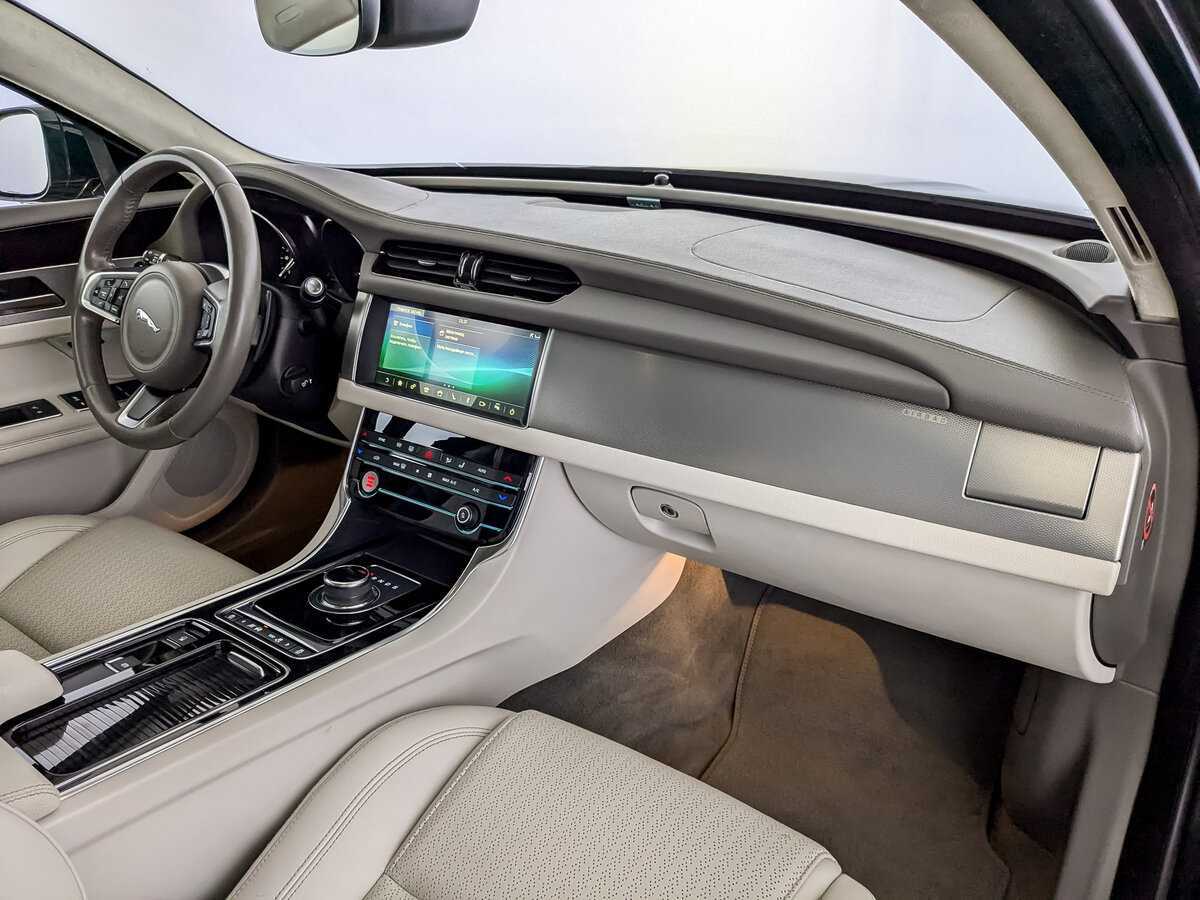 Jaguar XF б/у, 2018, Автоматическая. Фото: #10
