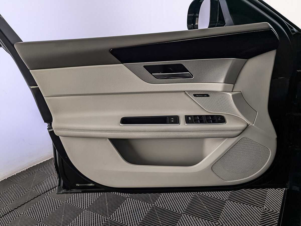 Jaguar XF б/у, 2018, Автоматическая. Фото: #18