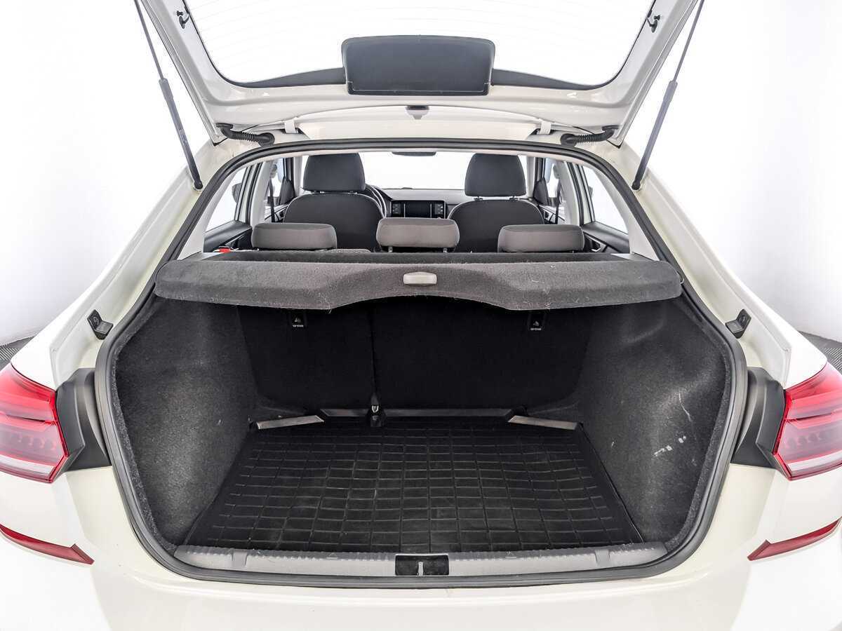 Volkswagen Polo б/у, 2021, Механическая. Фото: #9