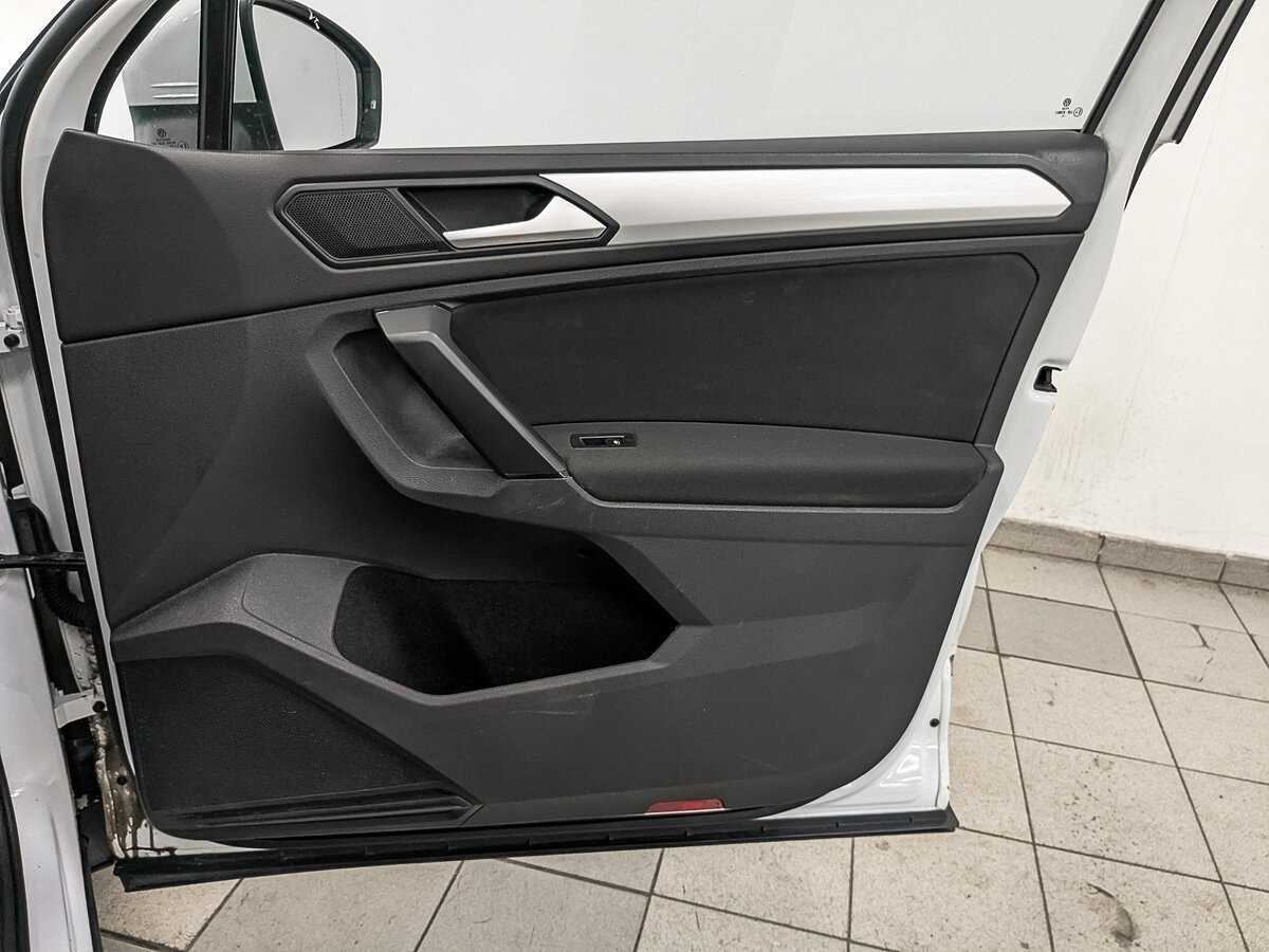 Volkswagen Tiguan б/у, 2021, Роботизированная. Фото: #22