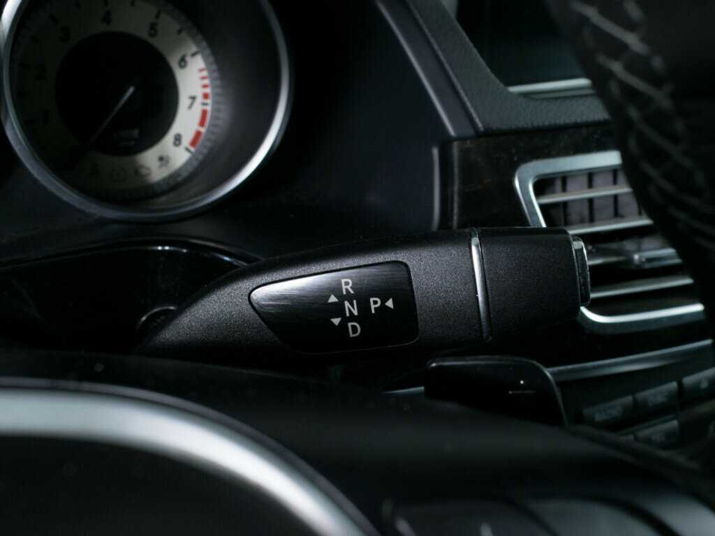 Mercedes-Benz E-Класс б/у, 2013, Автоматическая. Фото: #14