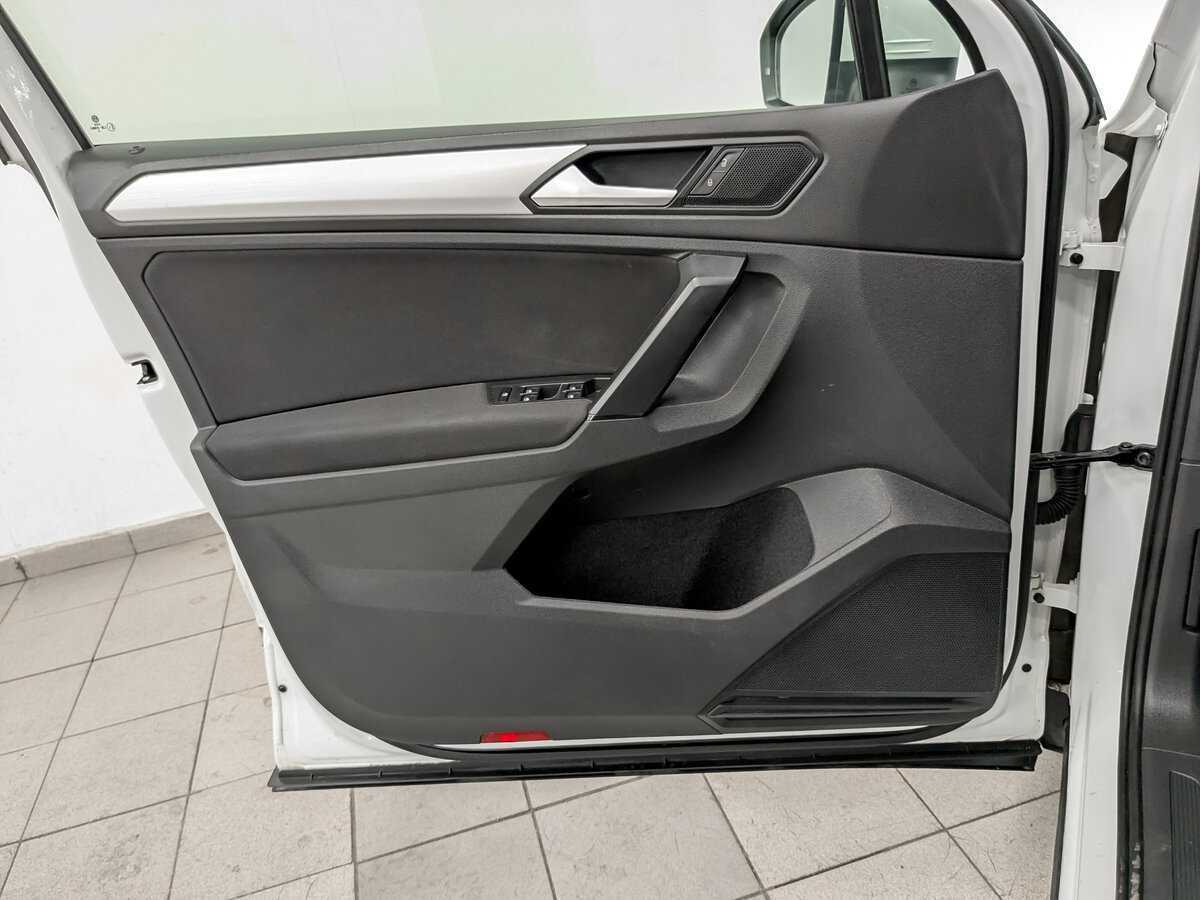 Volkswagen Tiguan б/у, 2021, Роботизированная. Фото: #15