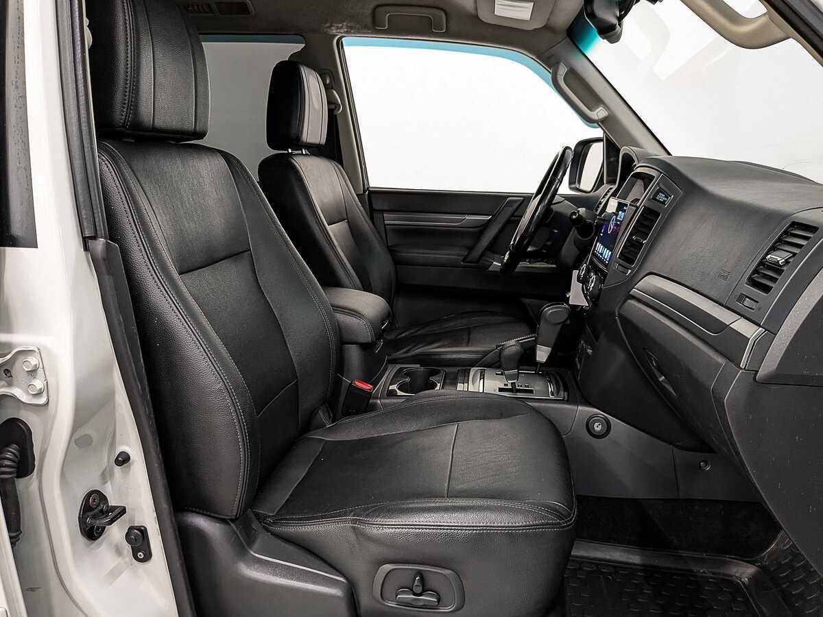 Митсубиши Паджеро б/у, 2015, Автоматическая. Фото: #22