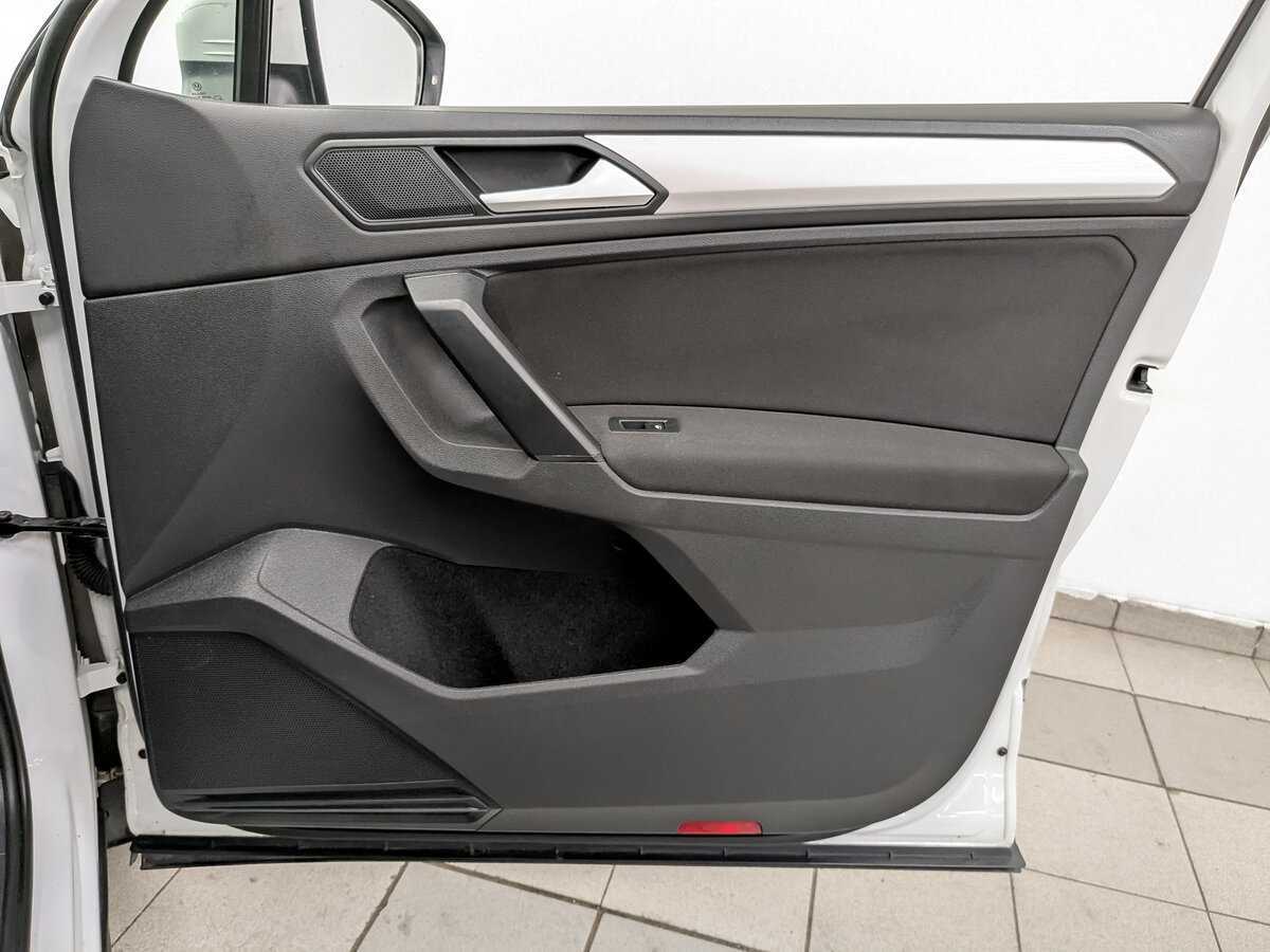 Volkswagen Tiguan б/у, 2021, Роботизированная. Фото: #22