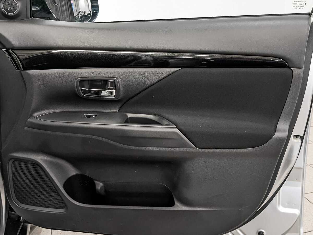 Mitsubishi Outlander б/у, 2020, Вариатор. Фото: #23