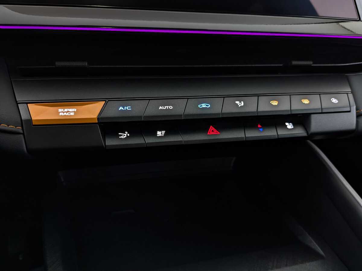 Changan UNI-V б/у, 2024, Роботизированная. Фото: #27