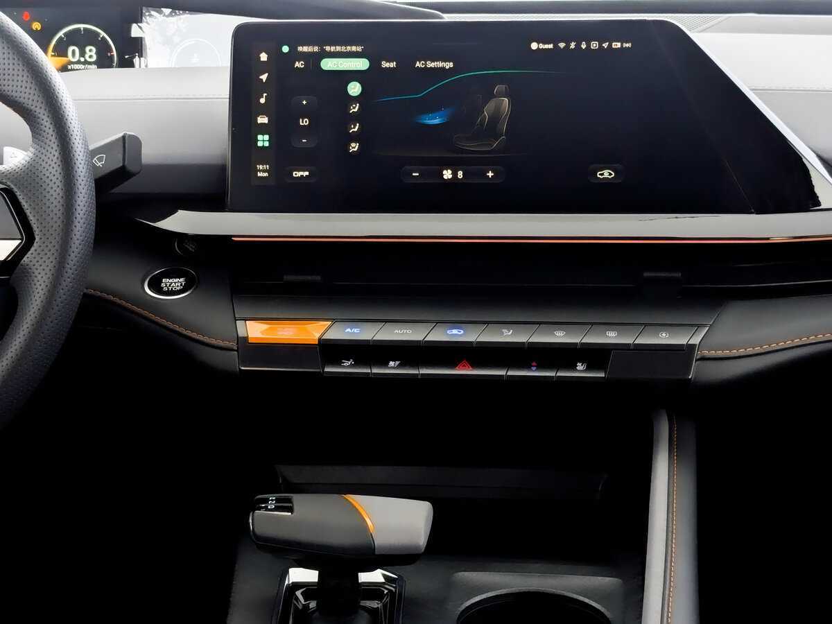 Changan UNI-V б/у, 2023, Роботизированная. Фото: #14