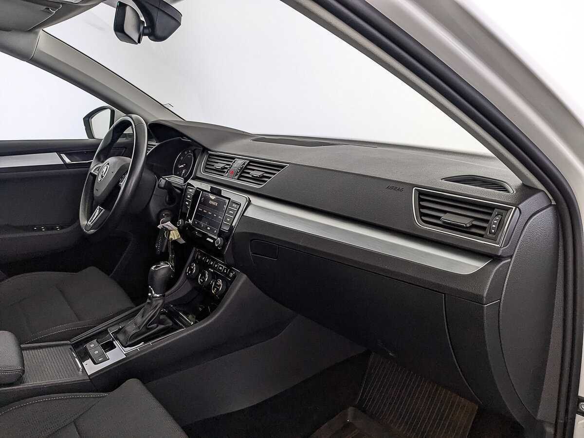 Шкода Суперб б/у, 2017, Роботизированная. Фото: #12