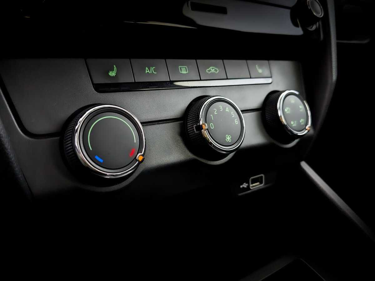 Шкода Октавия б/у, 2018, Роботизированная. Фото: #24