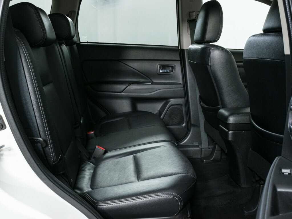 Митсубиши Оутлэндер б/у, 2015, Вариатор. Фото: #9