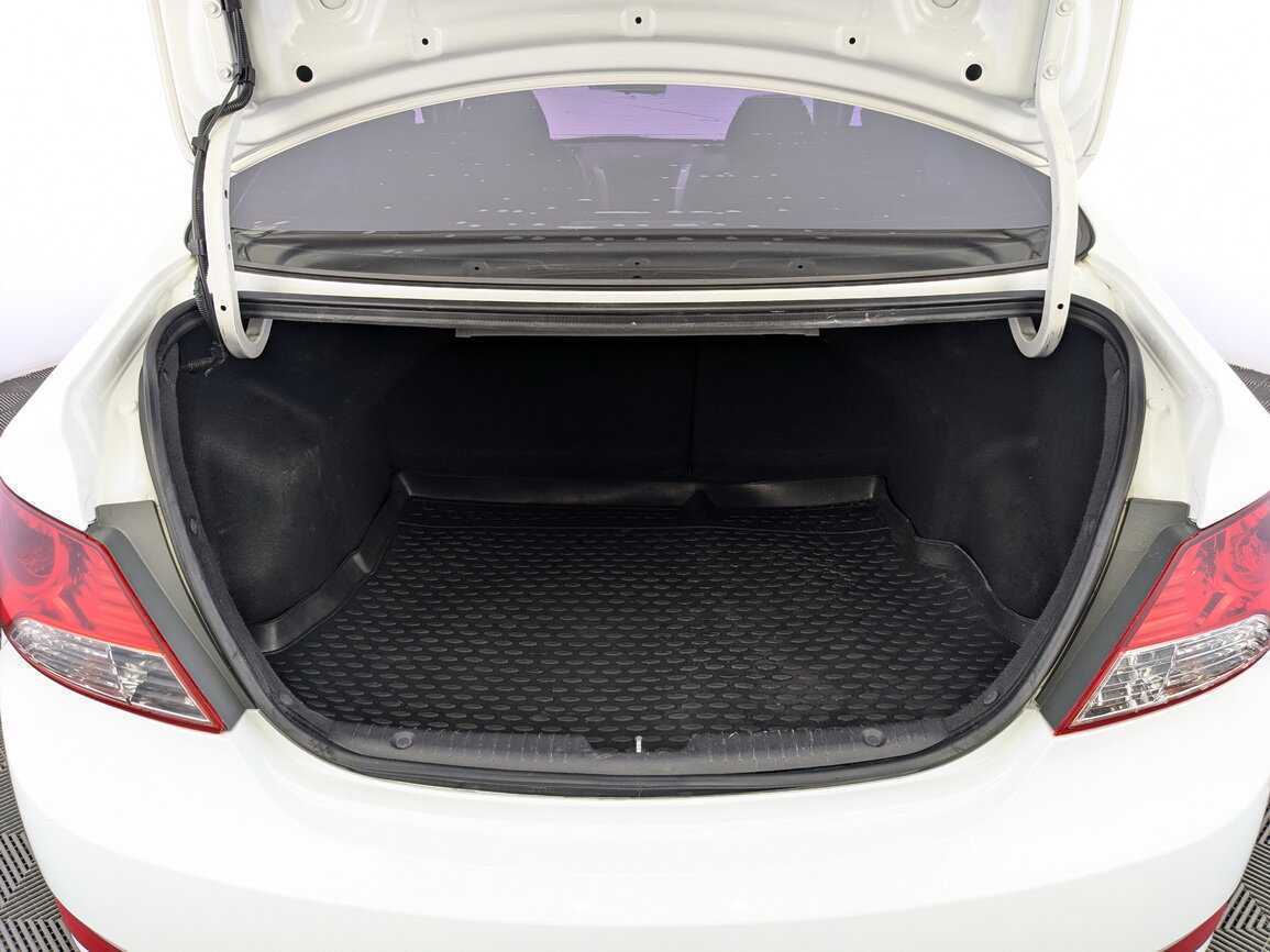 Hyundai Solaris б/у, 2013, Механическая. Фото: #8