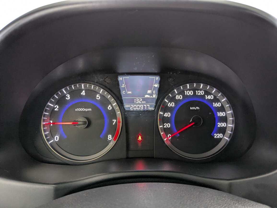 Hyundai Solaris б/у, 2013, Механическая. Фото: #13