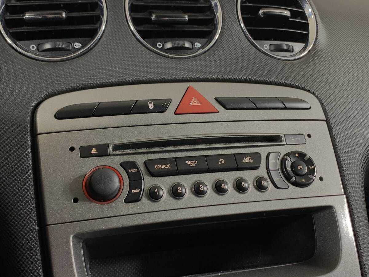 Peugeot 308 б/у, 2012, Автоматическая. Фото: #15