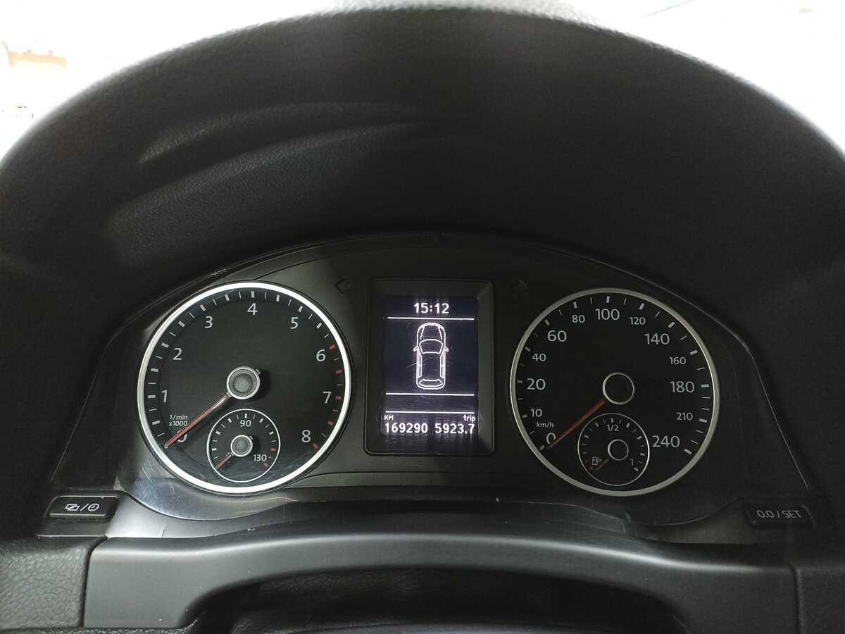 Volkswagen Tiguan б/у, 2012, Механическая. Фото: #12