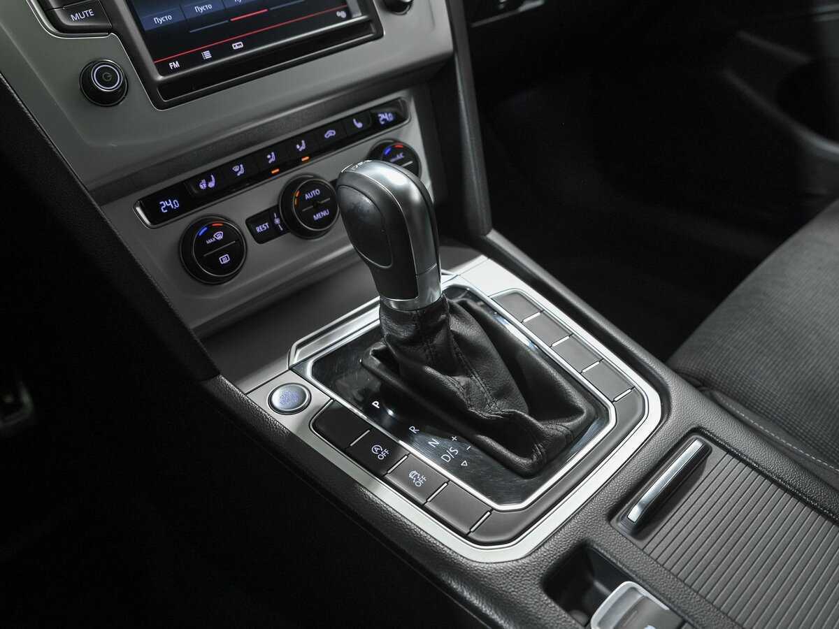 Volkswagen Passat б/у, 2015, Роботизированная. Фото: #10