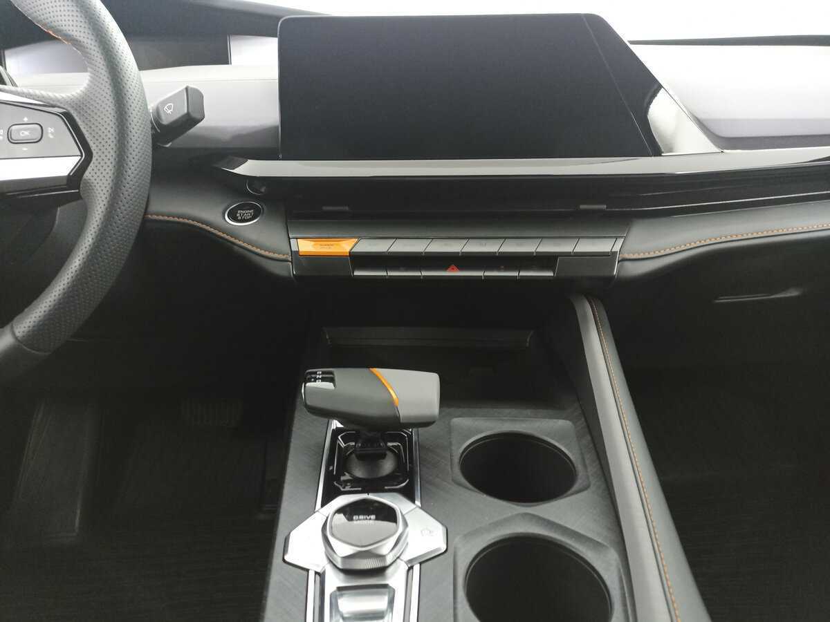 Changan UNI-V б/у, 2023, Роботизированная. Фото: #13