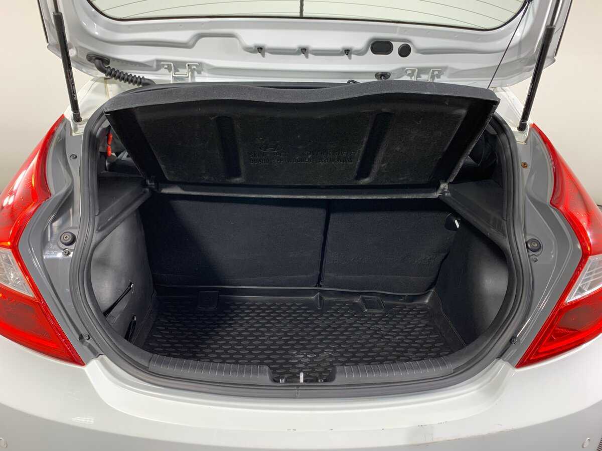 Hyundai Solaris б/у, 2016, Механическая. Фото: #19