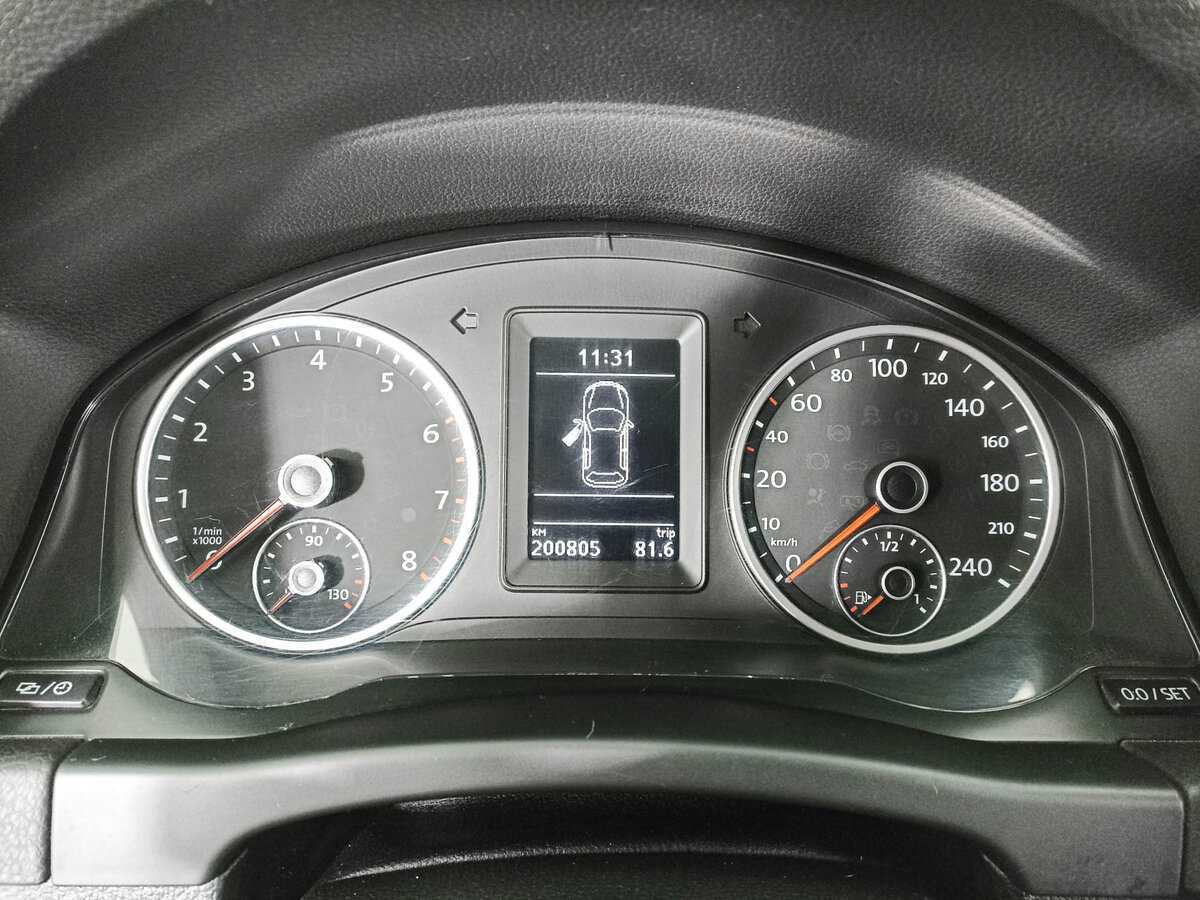 Volkswagen Tiguan б/у, 2013, Механическая. Фото: #12