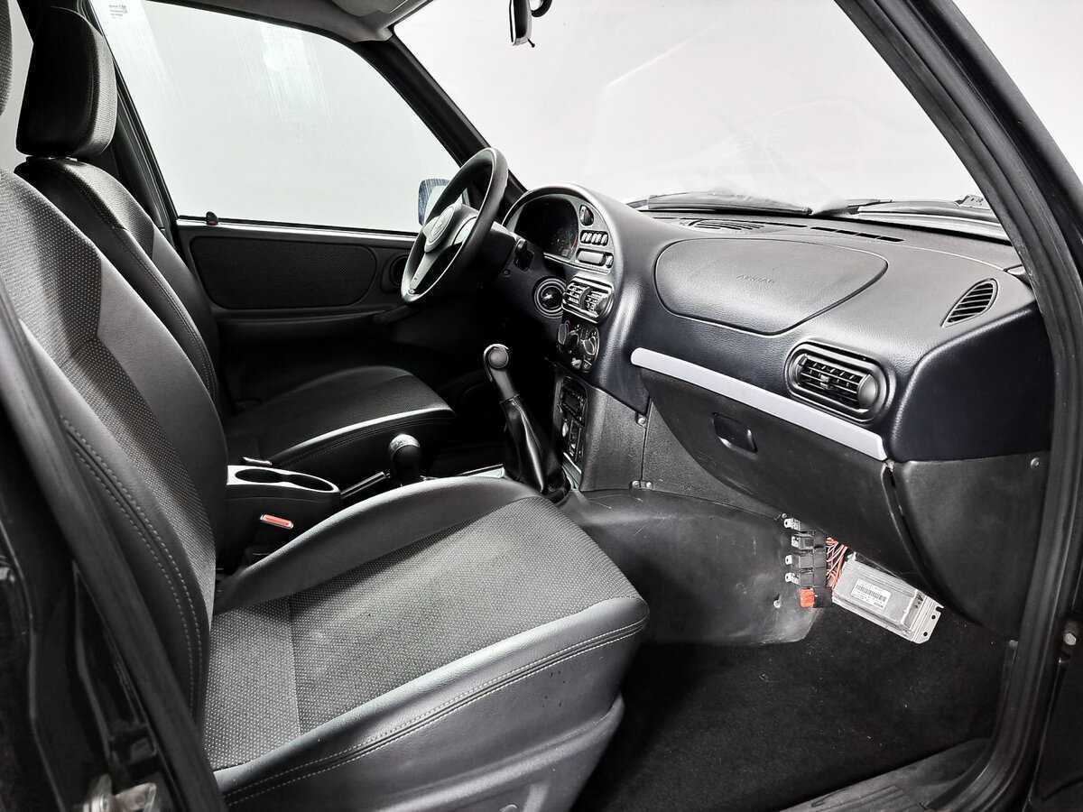 Chevrolet Niva б/у, 2015, Механическая. Фото: #10
