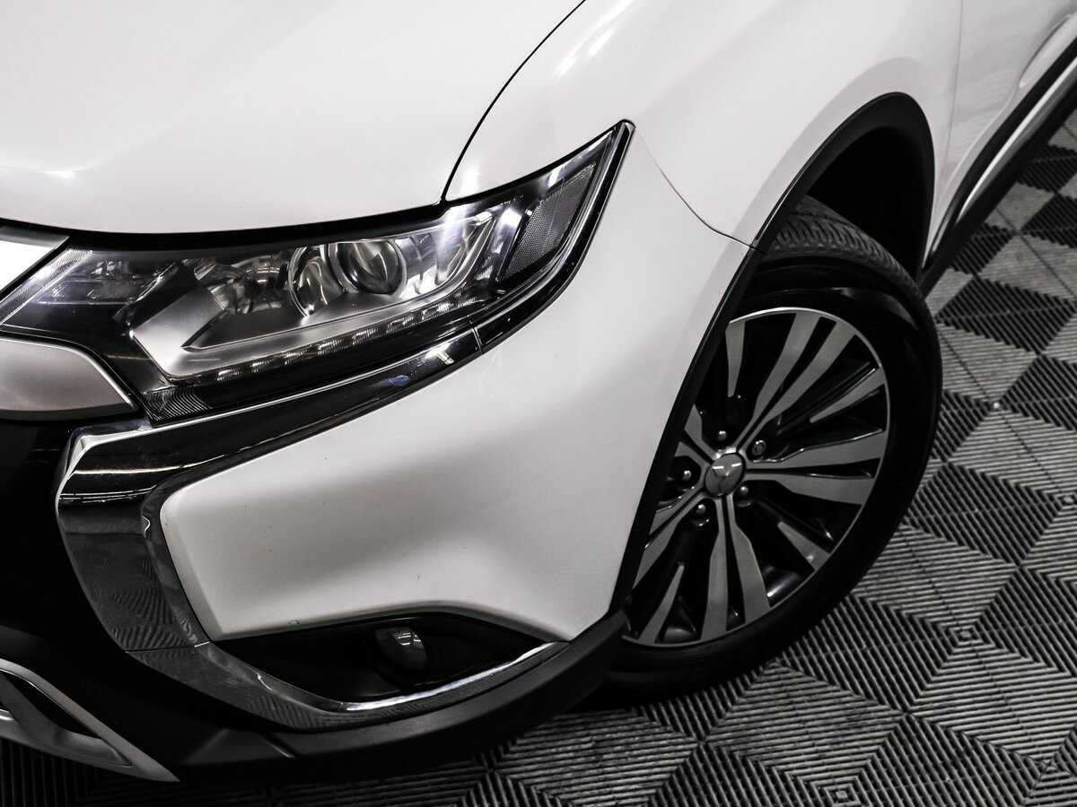 Mitsubishi Outlander б/у, 2019, Вариатор. Фото: #11