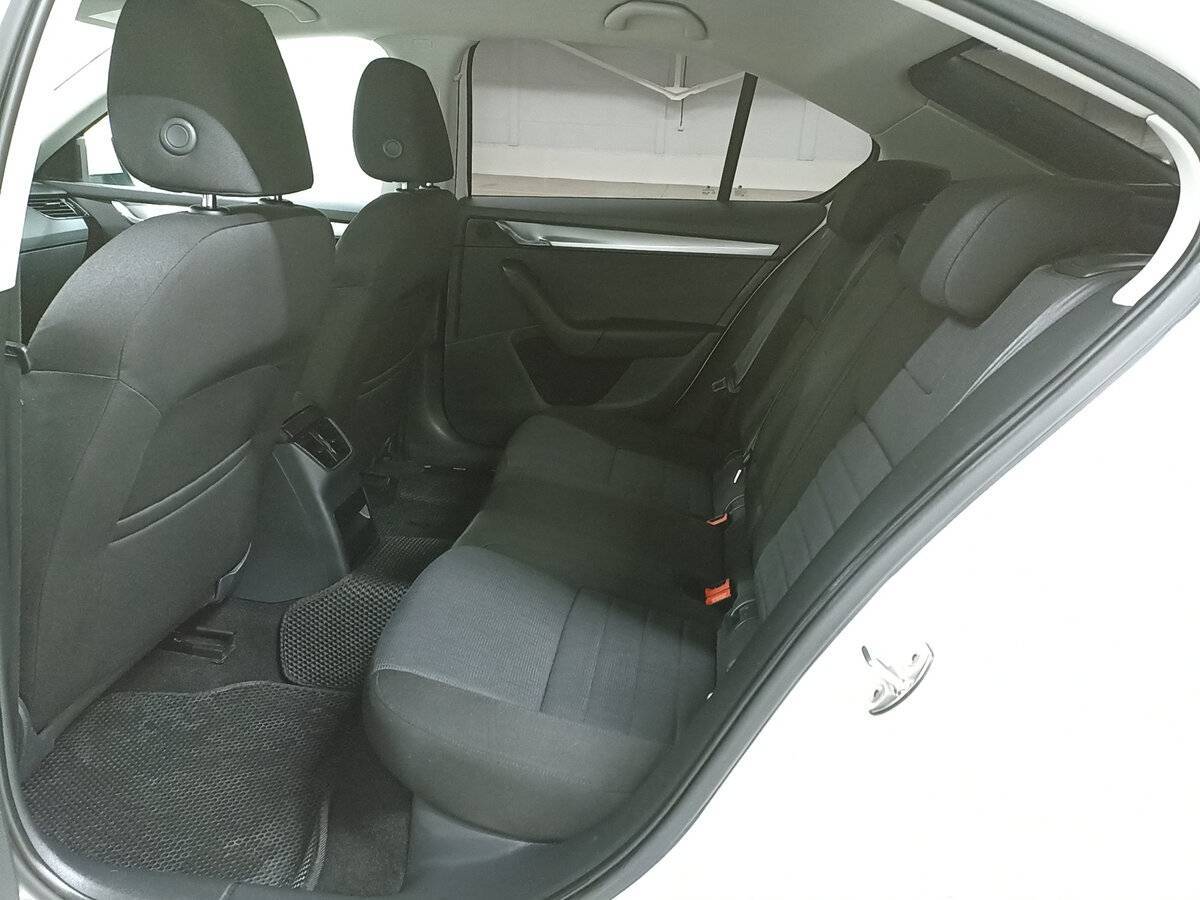 Skoda Octavia б/у, 2013, Механическая. Фото: #11