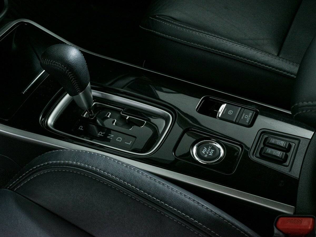 Mitsubishi Outlander б/у, 2020, Вариатор. Фото: #16
