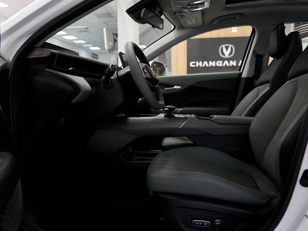Changan Lamore б/у, 2024, Роботизированная. Фото: #10
