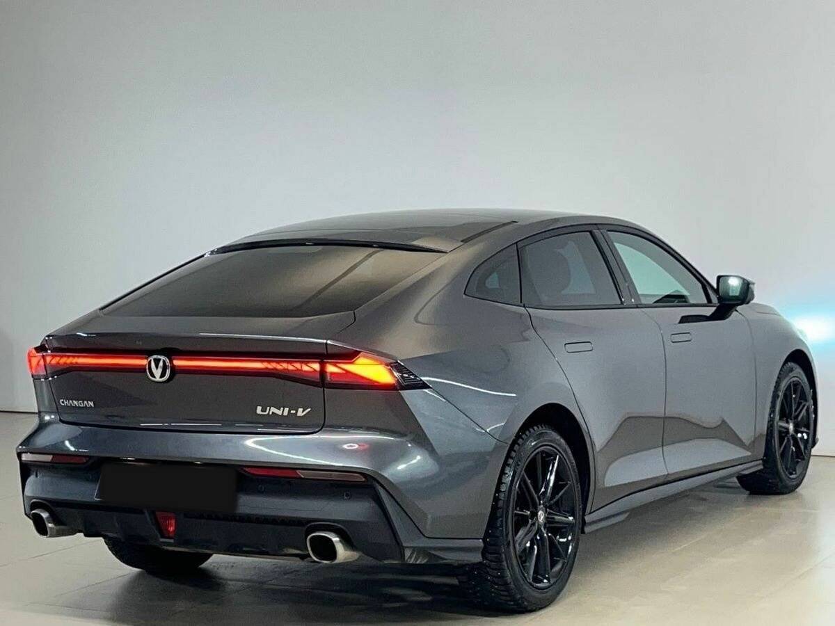 Changan UNI-V б/у, 2023, Роботизированная. Фото: #6