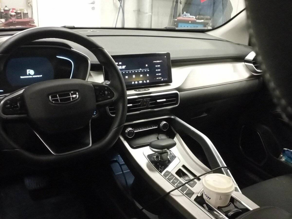 Geely Coolray б/у, 2023, Роботизированная. Фото: #4