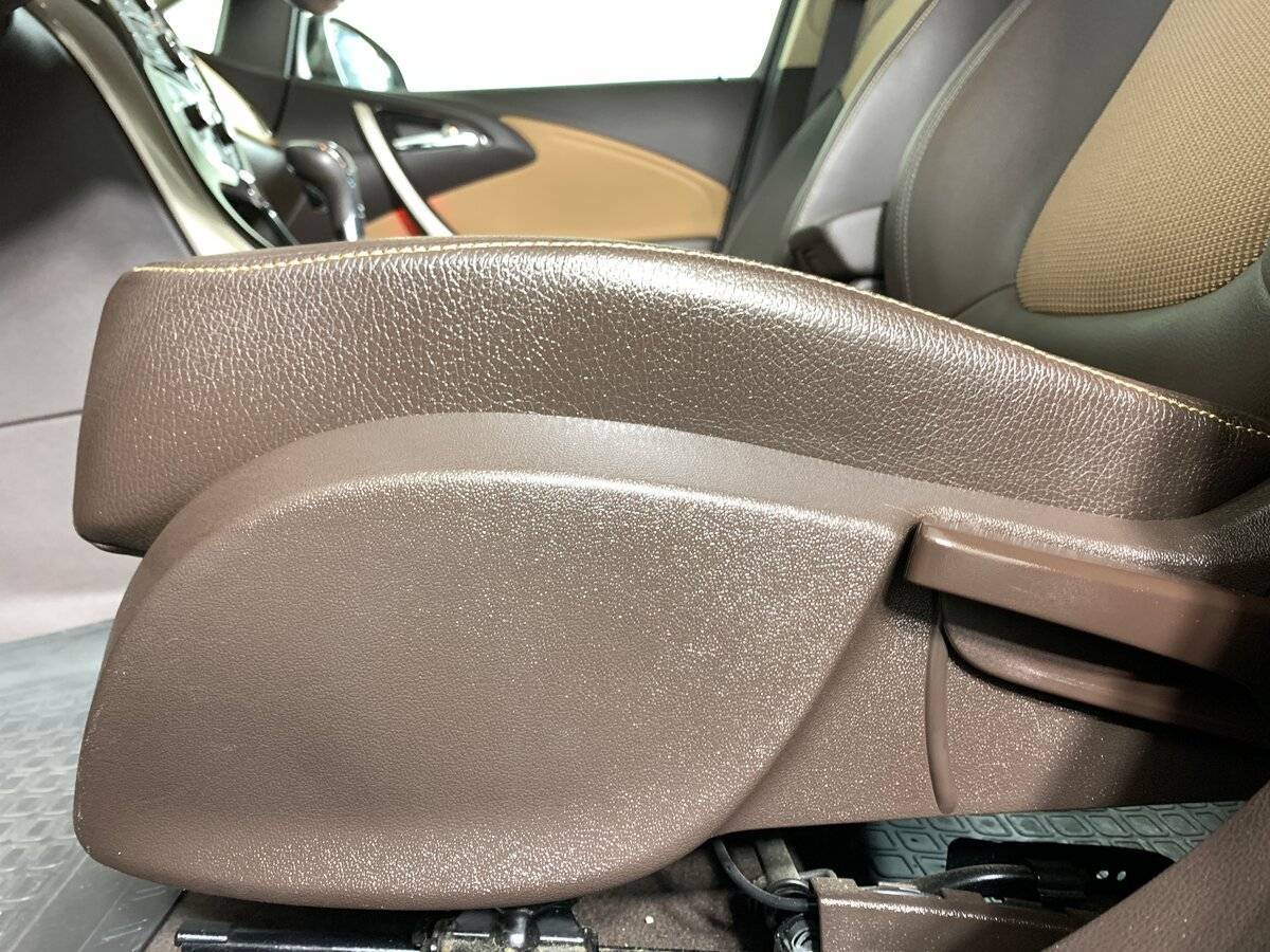 Opel Astra б/у, 2013, Автоматическая. Фото: #14