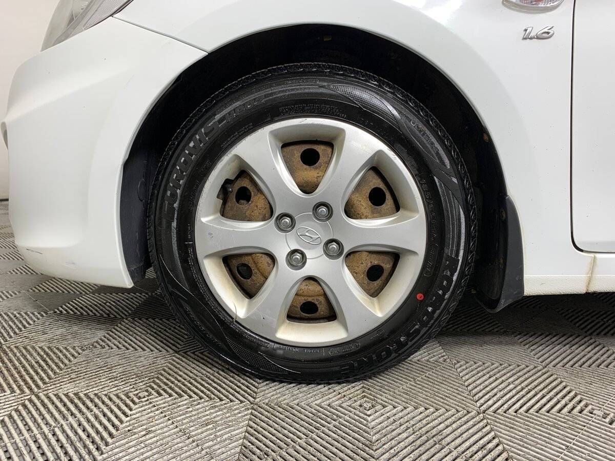 Hyundai Solaris б/у, 2013, Механическая. Фото: #8