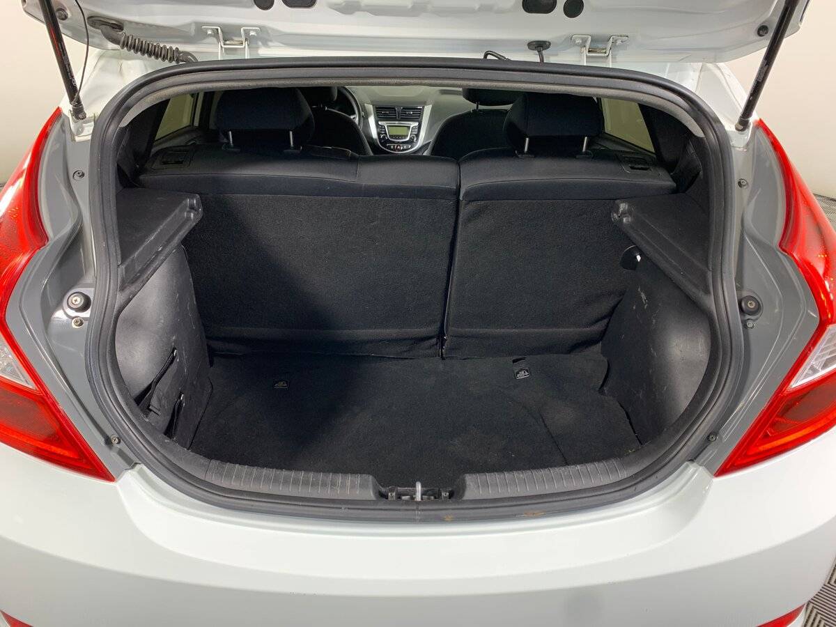 Hyundai Solaris б/у, 2013, Механическая. Фото: #18