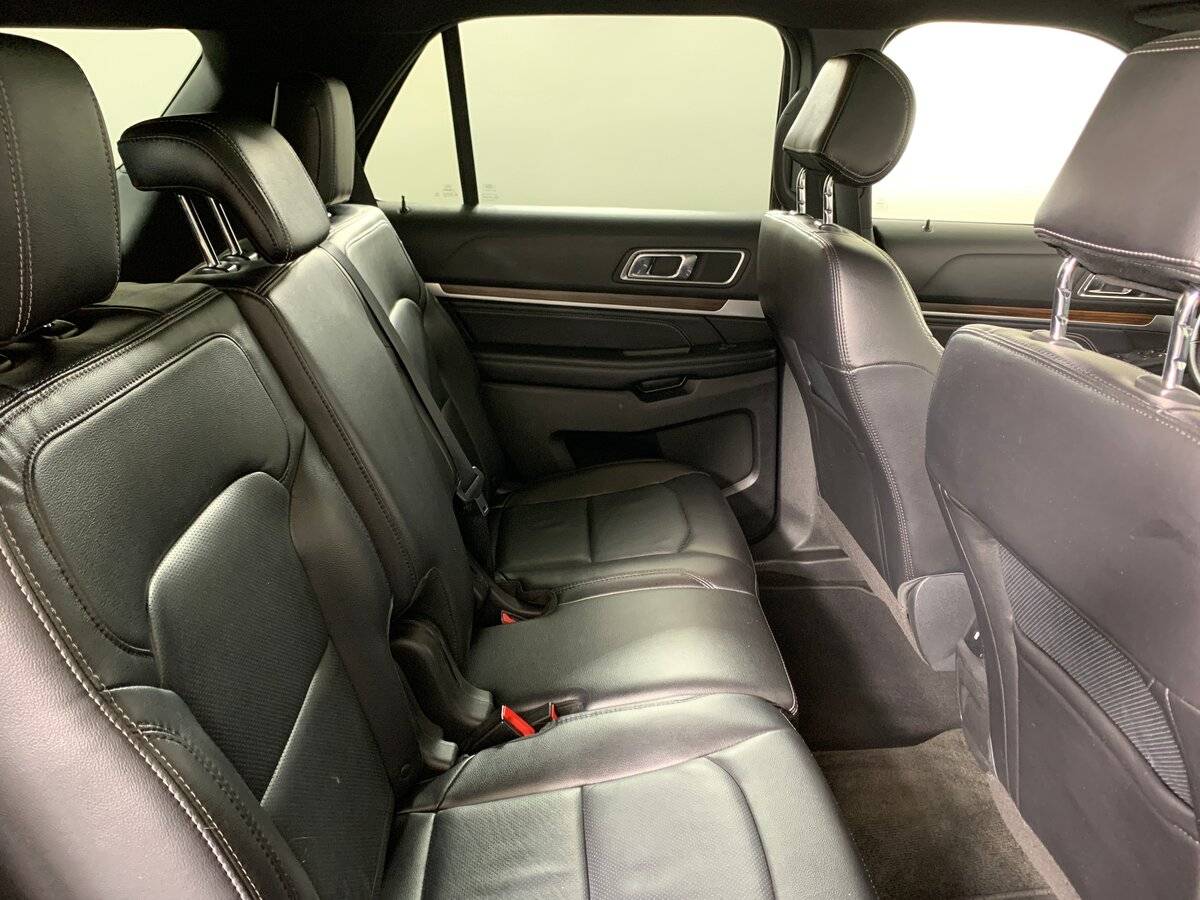 Ford Explorer б/у, 2017, Автоматическая. Фото: #16