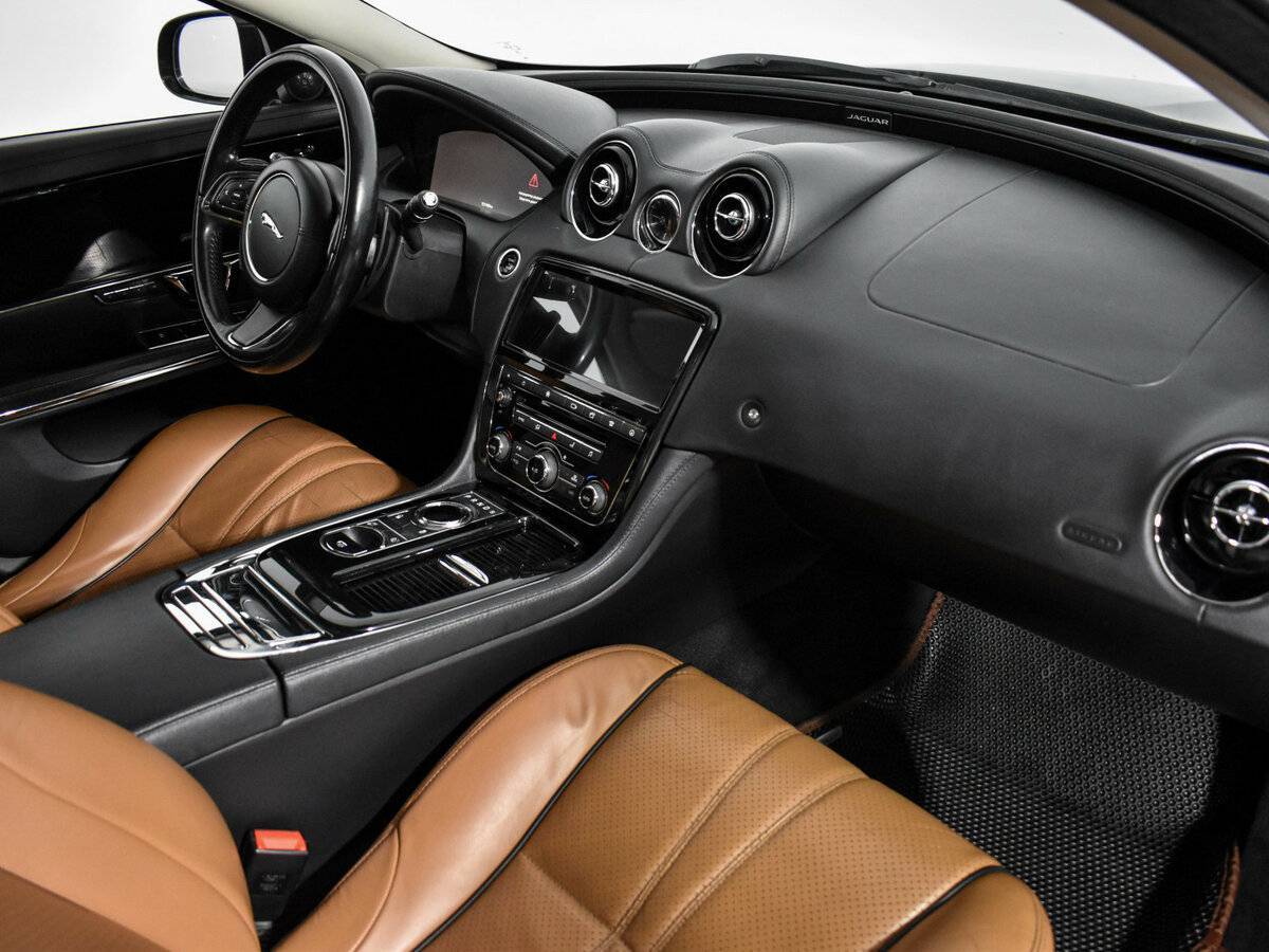 Jaguar XJ б/у, 2016, Автоматическая. Фото: #14