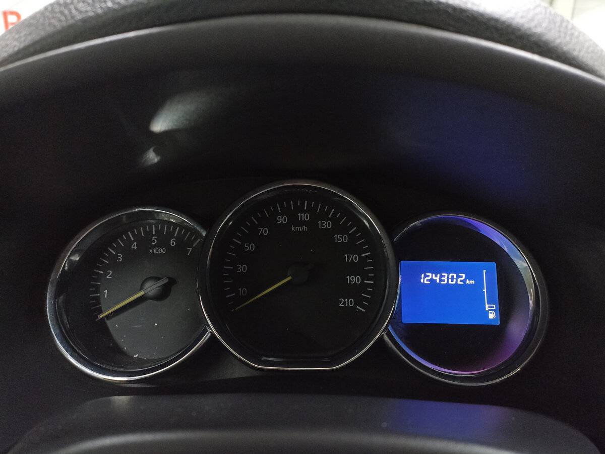 Renault Sandero б/у, 2017, Механическая. Фото: #12