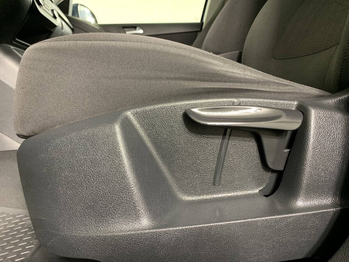 Volkswagen Tiguan б/у, 2012, Автоматическая. Фото: #15