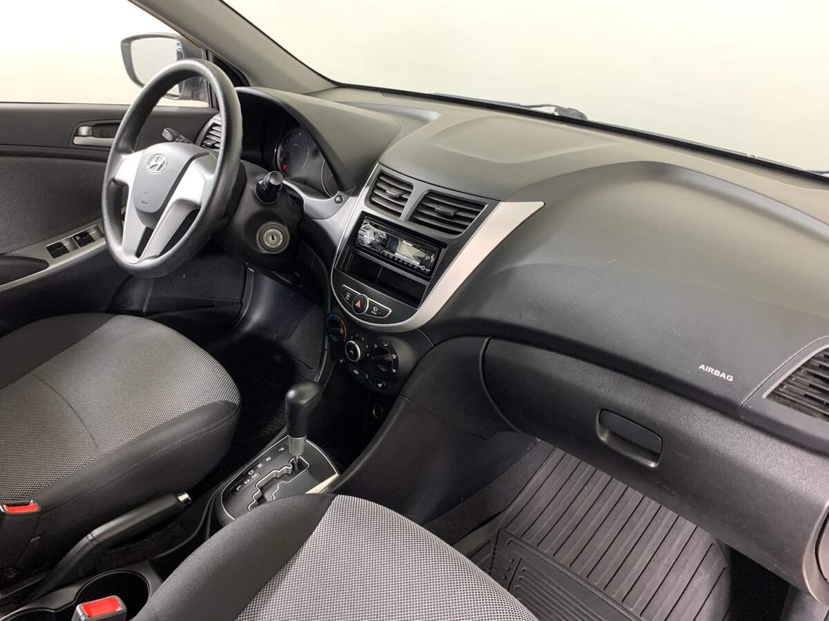 Hyundai Solaris б/у, 2012, Автоматическая. Фото: #12