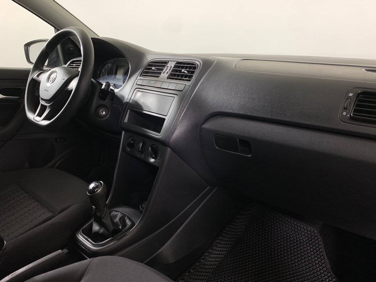 Volkswagen Polo б/у, 2018, Механическая. Фото: #12