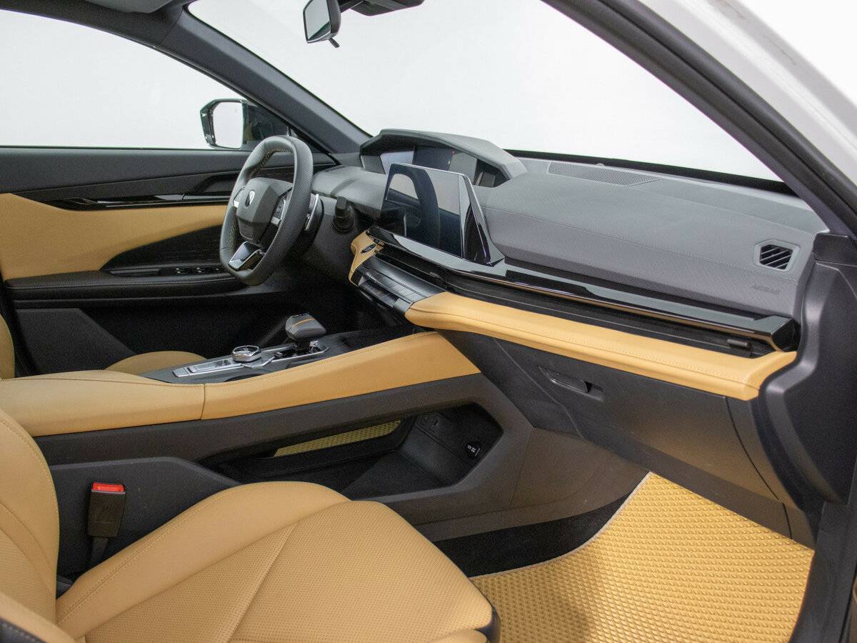 Changan UNI-V б/у, 2023, Роботизированная. Фото: #8