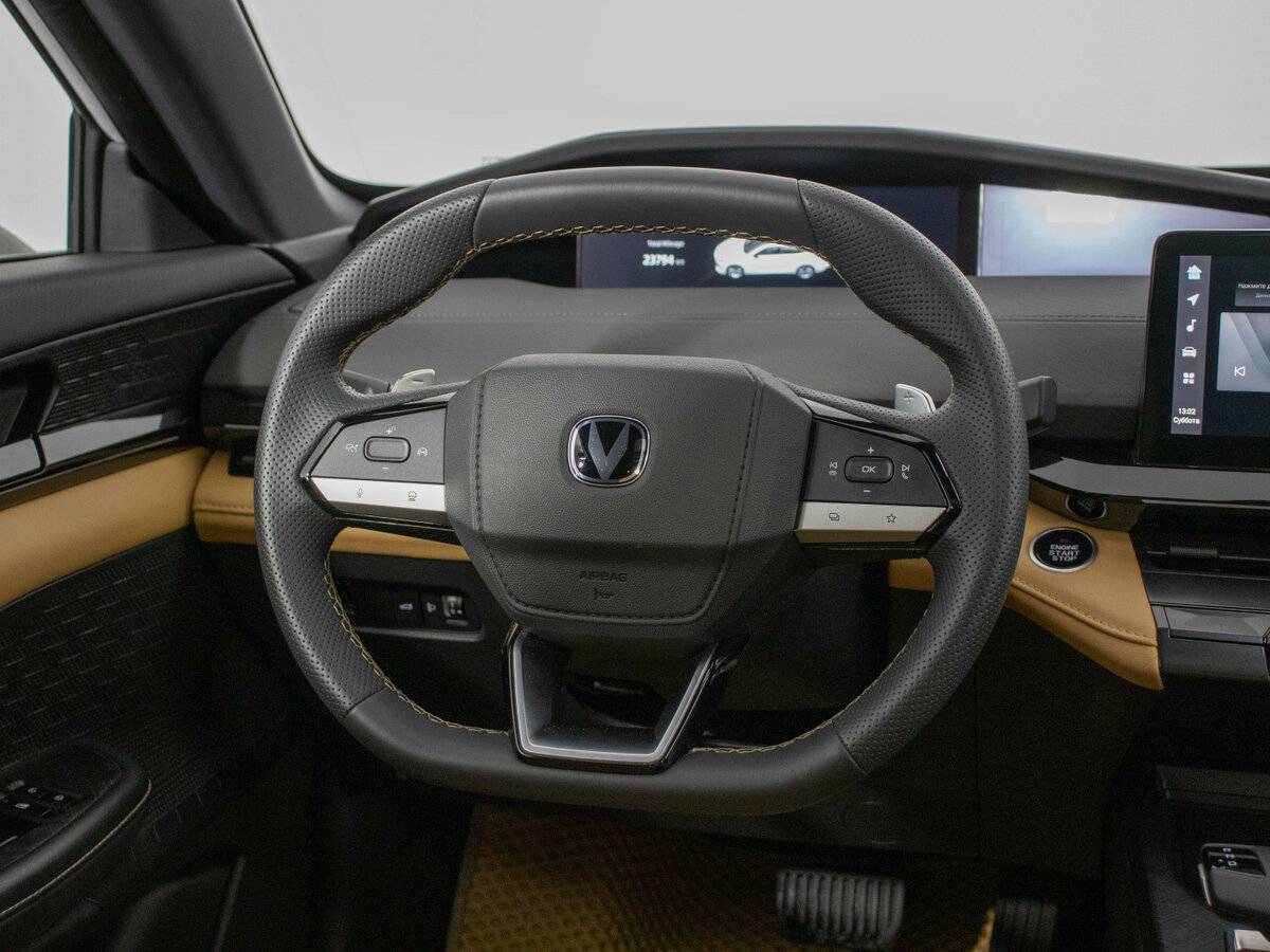 Changan UNI-V б/у, 2023, Роботизированная. Фото: #14