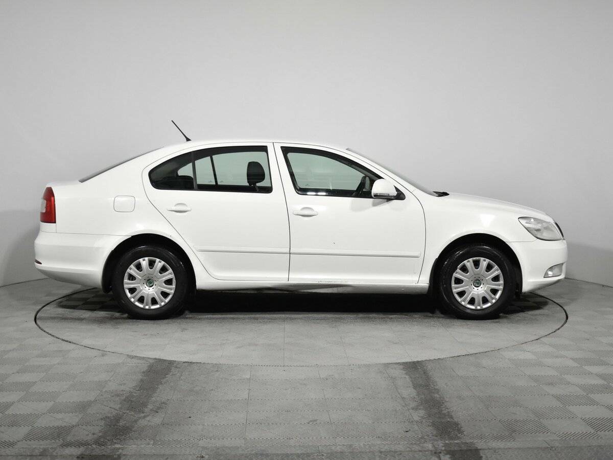 Skoda Octavia б/у, 2013, Механическая. Фото: #3