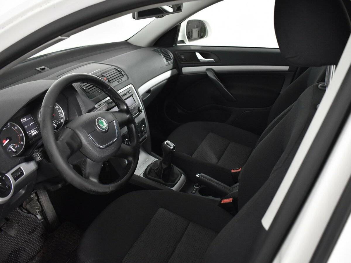 Skoda Octavia б/у, 2013, Механическая. Фото: #8