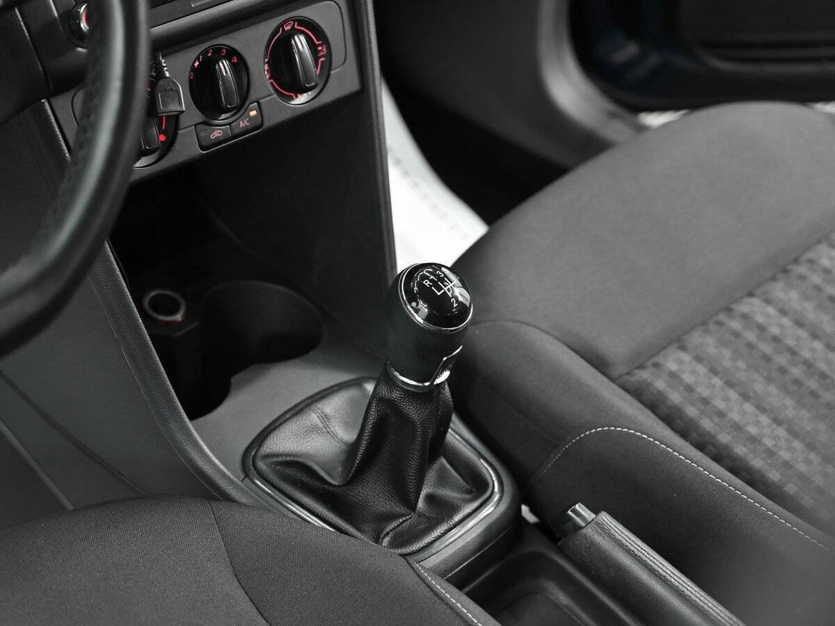 Volkswagen Polo б/у, 2016, Механическая. Фото: #9