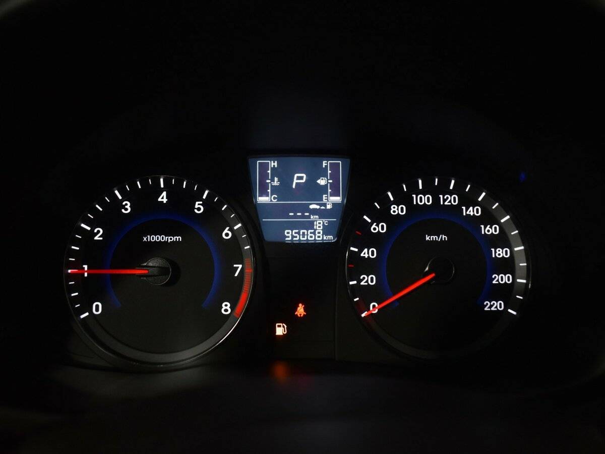 Hyundai Solaris б/у, 2015, Автоматическая. Фото: #12